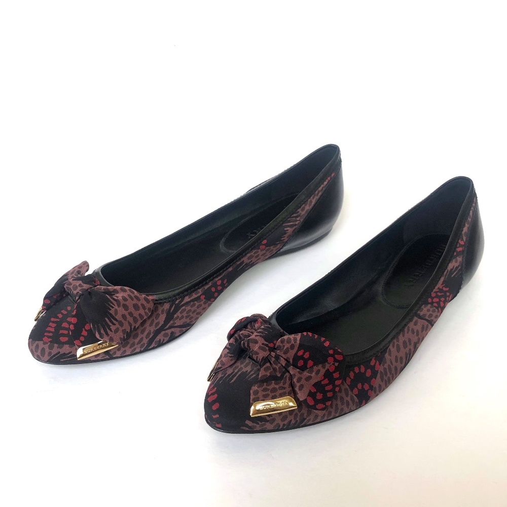 Burberry flats, never worn, size US9/IT39